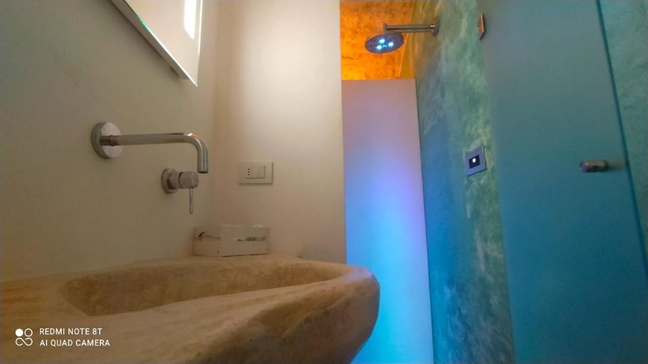 La Volta Del Conte-Holiday Home Centro Storico チステルニーノ エクステリア 写真